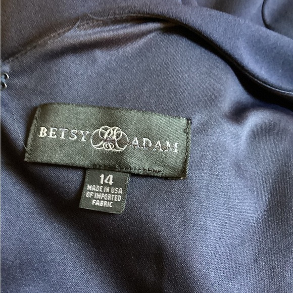 Betsy & Adam‎ Size 14 Ruffled-Front Gown - Picture 6 of 7